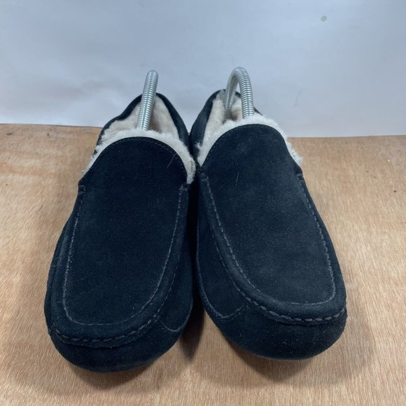 ๐Uggs ๐Ascot Men Size 9, Black Suede Slipper Sheepskin Lined (Slip Ons) - Picture 2 of 9